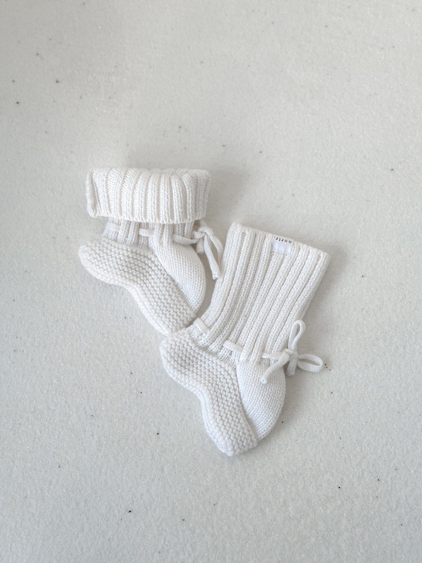 Pearl baby knit booties